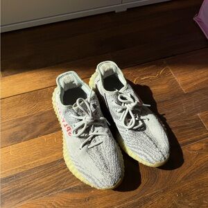Yeezy boost 350 blue tint US6